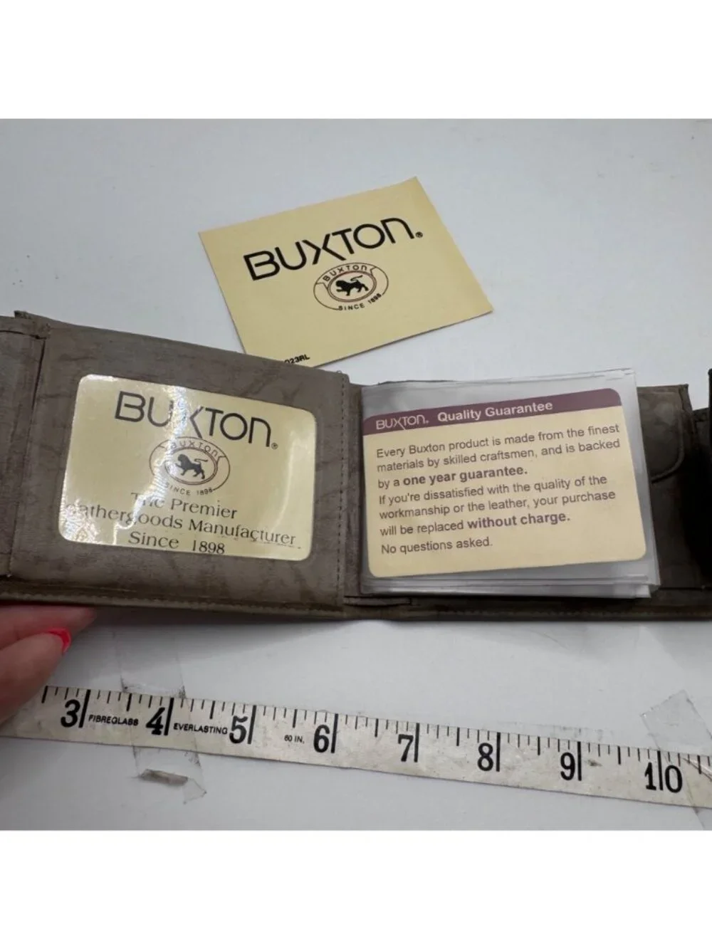 Buxton Heiress Top Grain Cowhide Leather Wallet Bifold Floral Embossed Flap Beig - Picture 3 of 13